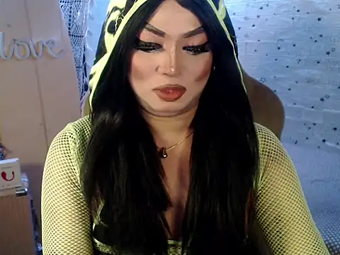 xxXMissCessXxx online show from April 8, 4:30 pm