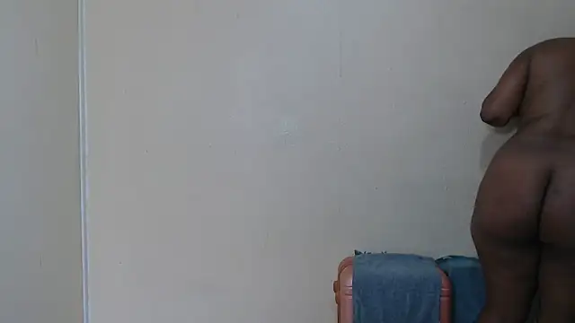 Snapshot of AfricanPopi chatting on February 17, 10:12 am AfricanPopi online show from February 17, 10:12 am