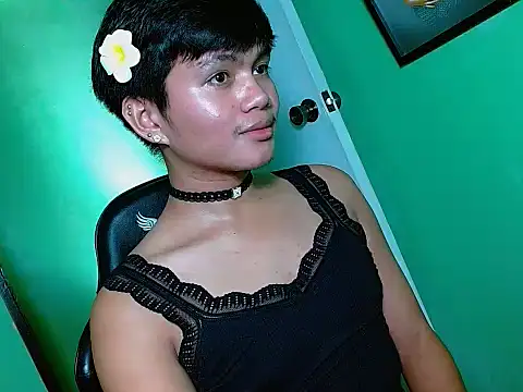 Snapshot of Alexx_143 chatting on May 25, 11:53 am Alexx 143 online show from May 25, 11:53 am
