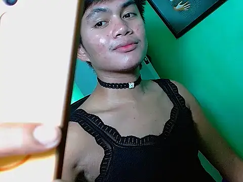 Snapshot of Alexx_143 chatting on May 22, 2:59 pm Alexx 143 online show from May 22, 2:59 pm