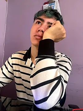 Snapshot of AlexanderCollman chatting on November 8, 1:03 pm AlexanderCollman online show from November 8, 1:03 pm