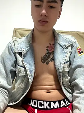 Snapshot of AlexanderCollman chatting on November 13, 6:45 pm AlexanderCollman online show from November 13, 6:45 pm