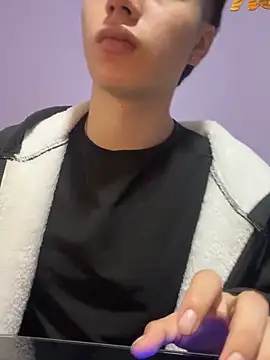 Snapshot of AlexanderCollman chatting on November 20, 4:57 am AlexanderCollman online show from November 20, 4:57 am