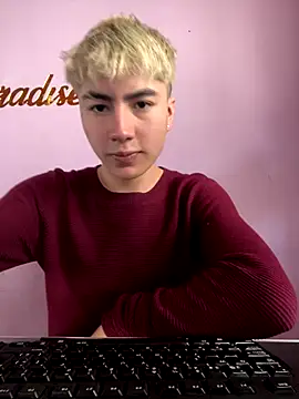 Snapshot of AlexanderCollman chatting on November 29, 7:25 pm AlexanderCollman online show from November 29, 7:25 pm