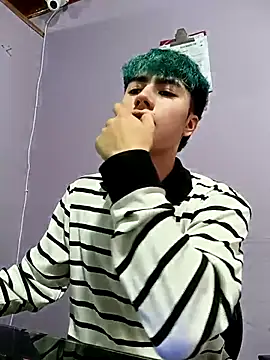 Snapshot of AlexanderCollman chatting on October 24, 7:24 pm AlexanderCollman online show from October 24, 7:24 pm