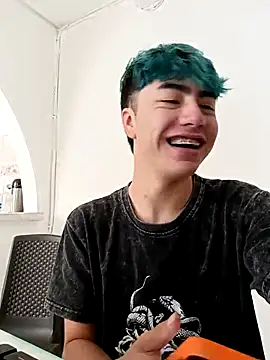 Snapshot of AlexanderCollman chatting on October 22, 7:13 pm AlexanderCollman online show from October 22, 7:13 pm