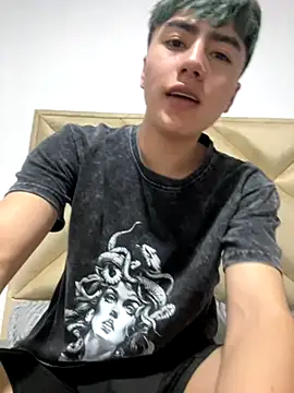 Snapshot of AlexanderCollman chatting on November 14, 9:18 pm AlexanderCollman online show from November 14, 9:18 pm