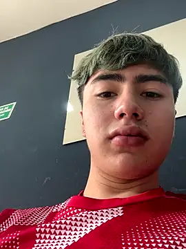 Snapshot of AlexanderCollman chatting on November 26, 5:35 pm AlexanderCollman online show from November 26, 5:35 pm