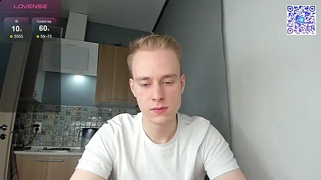 Snapshot of Kevin_Young_Cat chatting on November 21, 6:40 pm Kevin Young Cat online show from November 21, 6:40 pm