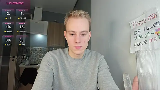 Snapshot of Kevin_Young_Cat chatting on October 29, 3:22 pm Kevin Young Cat online show from October 29, 3:22 pm