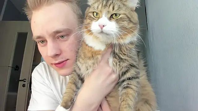 Kevin Young Cat online show from December 22, 6:41 pm