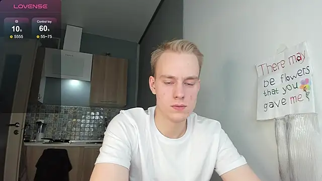 Snapshot of Kevin_Young_Cat chatting on October 30, 3:42 pm Kevin Young Cat online show from October 30, 3:42 pm