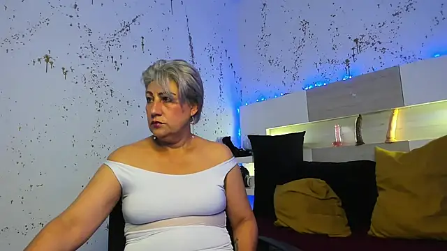 Snapshot of JaddeWalker chatting on November 14, 11:25 am JaddeWalker online show from November 14, 11:25 am