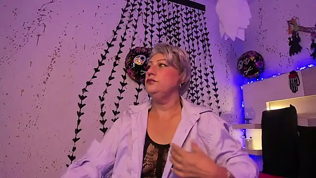 Snapshot of JaddeWalker chatting on October 28, 11:31 am JaddeWalker online show from October 28, 11:31 am