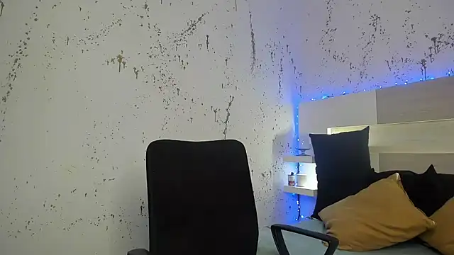 Snapshot of JaddeWalker chatting on September 22, 11:27 am JaddeWalker online show from September 22, 11:27 am