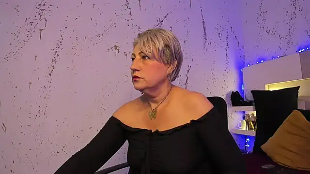 Snapshot of JaddeWalker chatting on November 10, 11:26 am JaddeWalker online show from November 10, 11:26 am