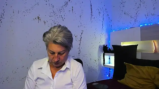 Snapshot of JaddeWalker chatting on November 16, 11:37 am JaddeWalker online show from November 16, 11:37 am