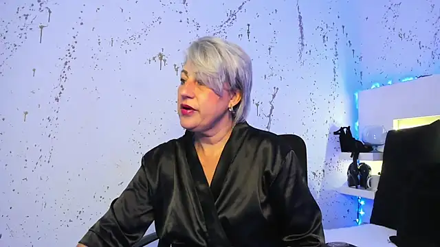 Snapshot of JaddeWalker chatting on November 20, 11:33 am JaddeWalker online show from November 20, 11:33 am