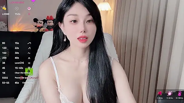 Xiatian520  online show from April 2, 7:20 pm