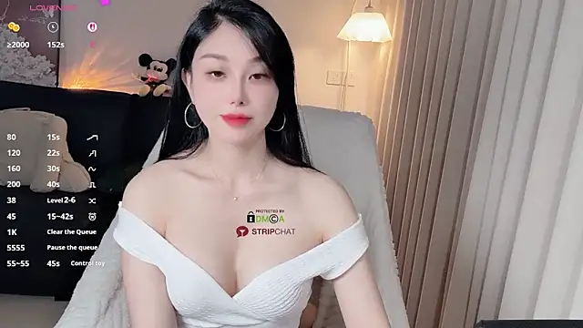 Xiatian520  online show from April 9, 2:12 pm