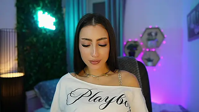 Snapshot of Bree__Morgan chatting on November 5, 7:28 pm Bree Morgan online show from November 5, 7:28 pm