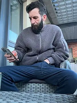 Michel huge online show from April 12, 5:44 am