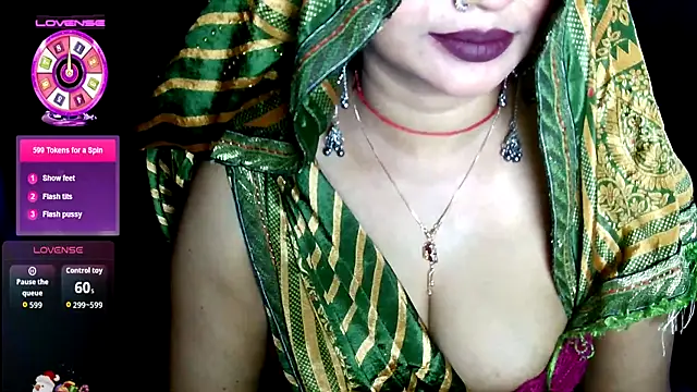 Snapshot of QUEEN_SAKHI- chatting on July 11, 4:51 pm QUEEN SAKHI- online show from July 11, 4:51 pm