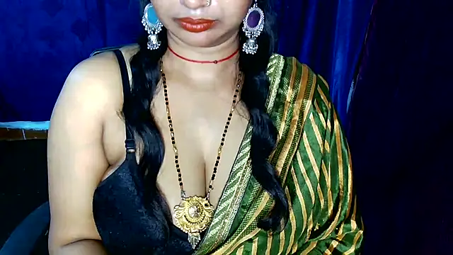 Snapshot of QUEEN_SAKHI- chatting on June 6, 7:41 pm QUEEN SAKHI- online show from June 6, 7:41 pm