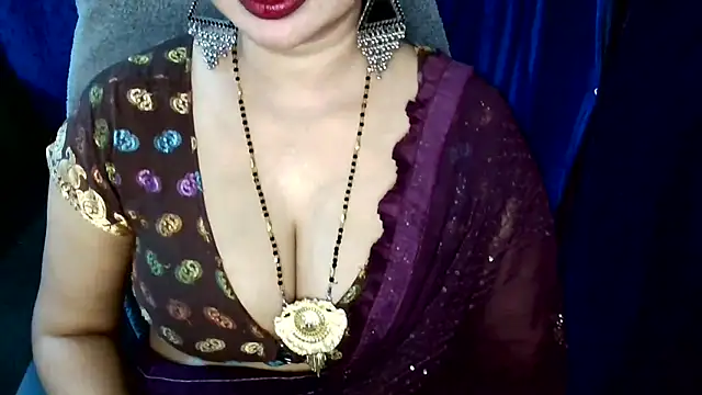 QUEEN SAKHI- online show from April 26, 3:31 pm