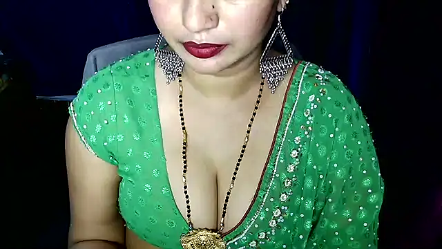 Snapshot of QUEEN_SAKHI- chatting on June 20, 12:21 pm QUEEN SAKHI- online show from June 20, 12:21 pm
