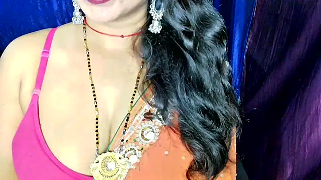 Snapshot of QUEEN_SAKHI- chatting on June 10, 9:10 am QUEEN SAKHI- online show from June 10, 9:10 am