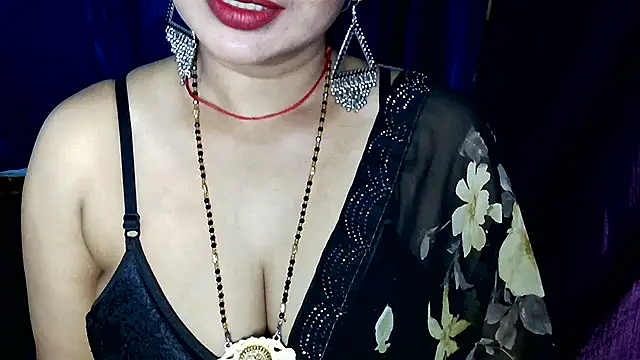 Snapshot of QUEEN_SAKHI- chatting on June 11, 5:26 am QUEEN SAKHI- online show from June 11, 5:26 am