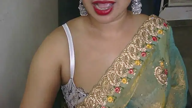 Snapshot of QUEEN_SAKHI- chatting on October 11, 7:04 pm QUEEN SAKHI- online show from October 11, 7:04 pm