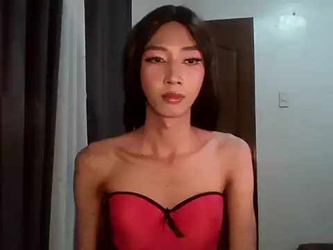 YourTiffanyX online show from June 15, 7:35 pm
