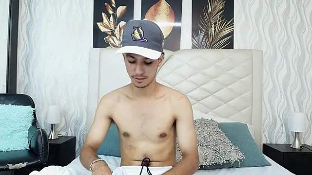 Snapshot of Marcus_Jeron chatting on October 27, 7:15 pm Marcus Jeron online show from October 27, 7:15 pm