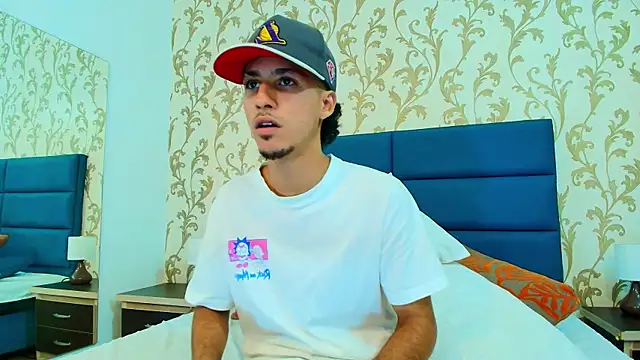 Snapshot of Marcus_Jeron chatting on November 24, 9:04 pm Marcus Jeron online show from November 24, 9:04 pm