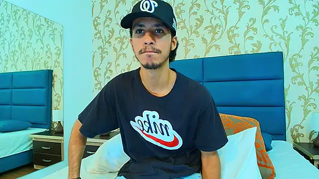 Snapshot of Marcus_Jeron chatting on November 19, 9:26 pm Marcus Jeron online show from November 19, 9:26 pm