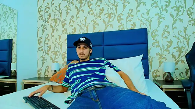 Snapshot of Marcus_Jeron chatting on November 10, 7:19 pm Marcus Jeron online show from November 10, 7:19 pm