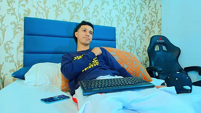 Marcus Jeron online show from October 16, 2:31 am