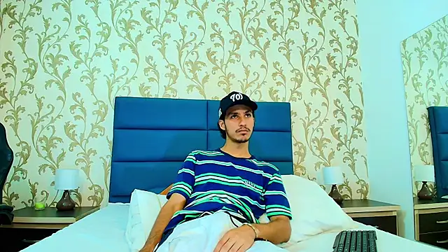 Snapshot of Marcus_Jeron chatting on November 15, 11:42 pm Marcus Jeron online show from November 15, 11:42 pm