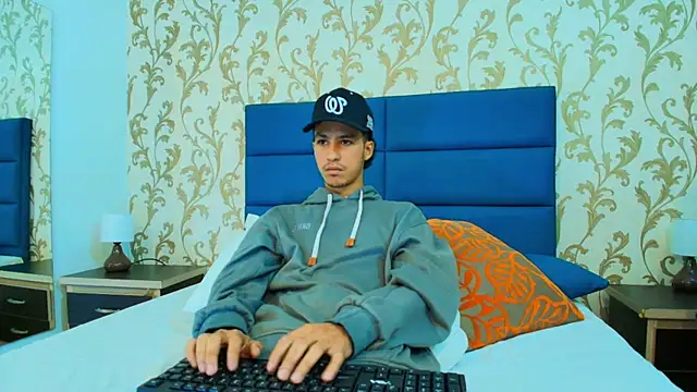 Snapshot of Marcus_Jeron chatting on October 23, 11:36 pm Marcus Jeron online show from October 23, 11:36 pm