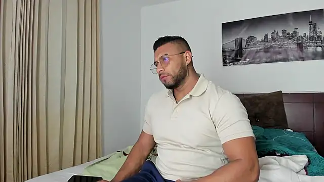 Snapshot of AntonyDAngelo25 chatting on February 14, 11:38 pm AntonyDAngelo25 online show from February 14, 11:38 pm