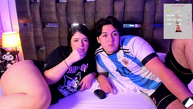 Snapshot of EmilyANDrew_ chatting on November 30, 5:41 am EmilyANDrew online show from November 30, 5:41 am