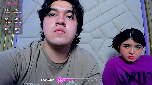 Snapshot of EmilyANDrew_ chatting on October 9, 4:35 am EmilyANDrew online show from October 9, 4:35 am