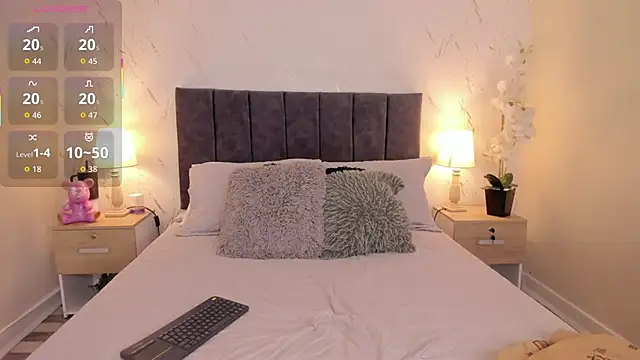 Camila Bustamante online show from December 1, 3:46 pm