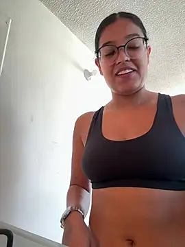 Snapshot of Camila_Bustamante chatting on July 16, 1:30 pm Camila Bustamante online show from July 16, 1:30 pm