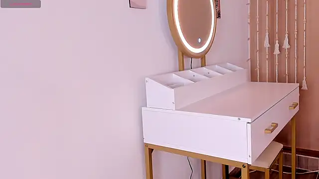 Camila Bustamante online show from February 20, 2:52 pm