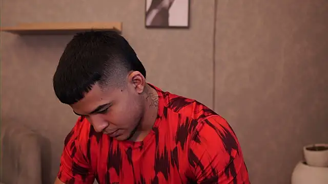 Thiago Valente online show from April 13, 1:15 pm