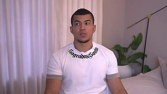 Thiago Valente online show from September 20, 1:49 pm