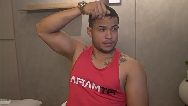 Thiago Valente online show from February 27, 2:06 pm